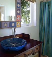 Southern Cross Club Deluxe Bath